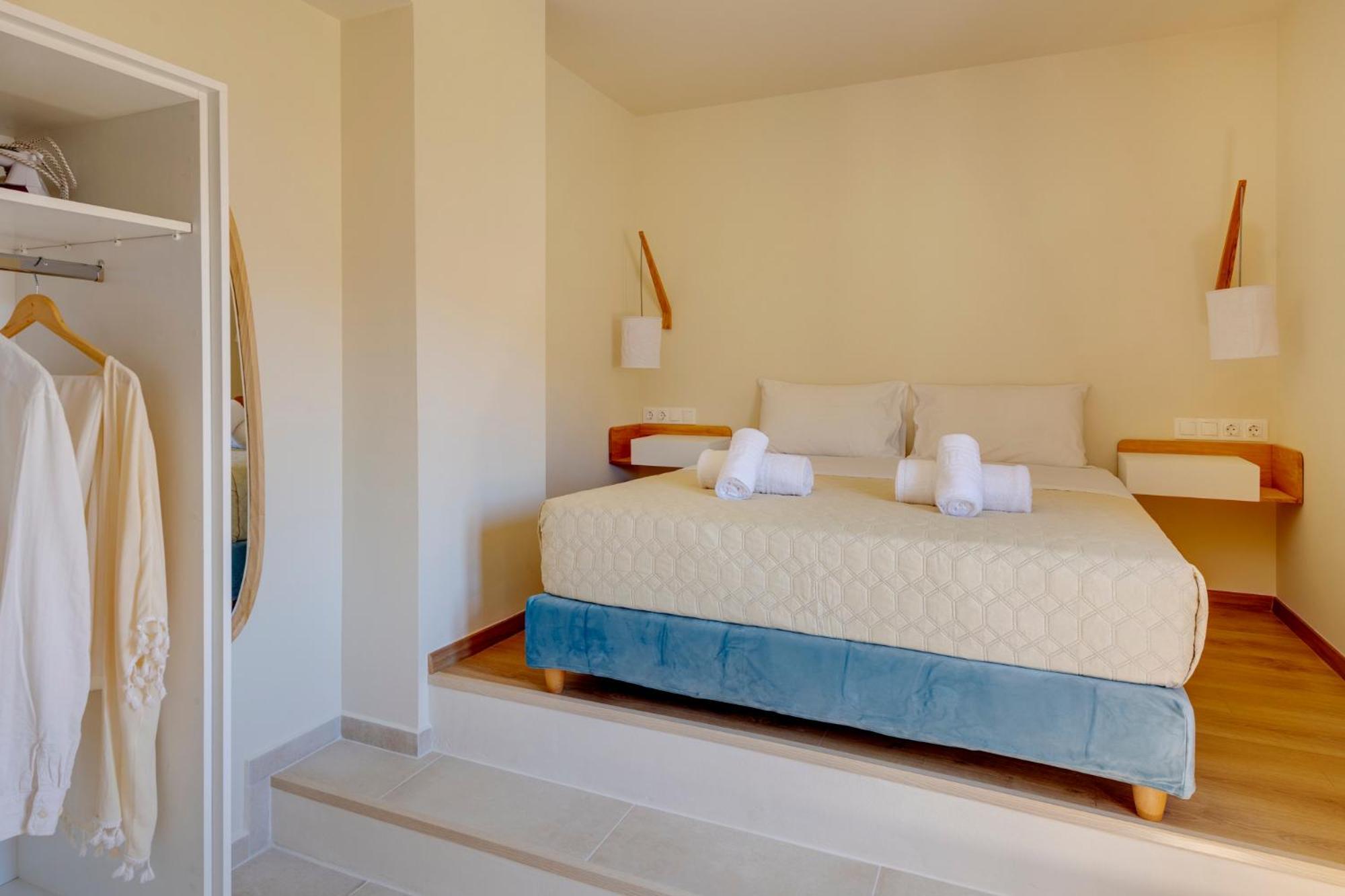 Lalari Beach Suites Vári Exterior foto